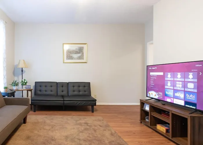 Sunny Sweetheart-Front Apartment Near Riverwalk